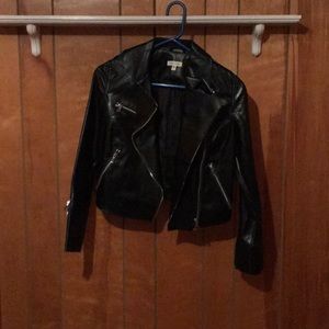 Cropped leather jacket
